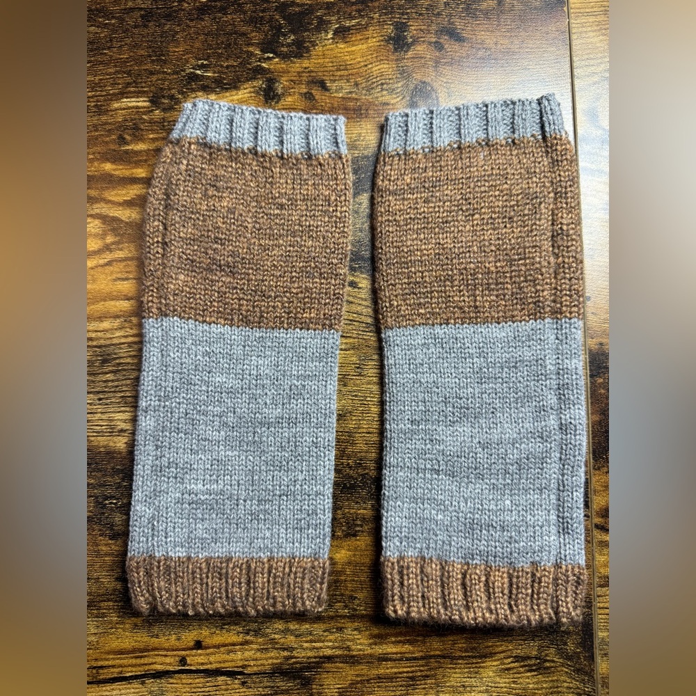 Bird appliqué fingerless gloves - Picture 2 of 4